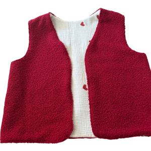 gilet bouclettes rouge intérieur coeurs